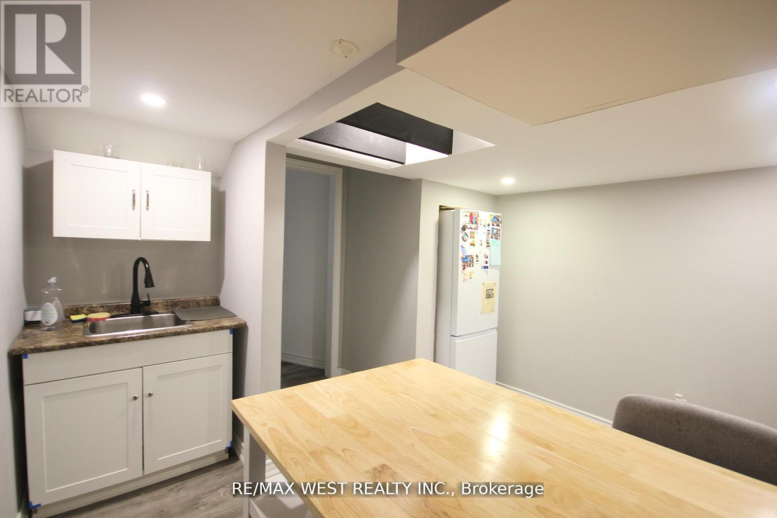 7374 Black Walnut Trail, Mississauga, Ontario  L5N 7L8 - Photo 41 - W12592236