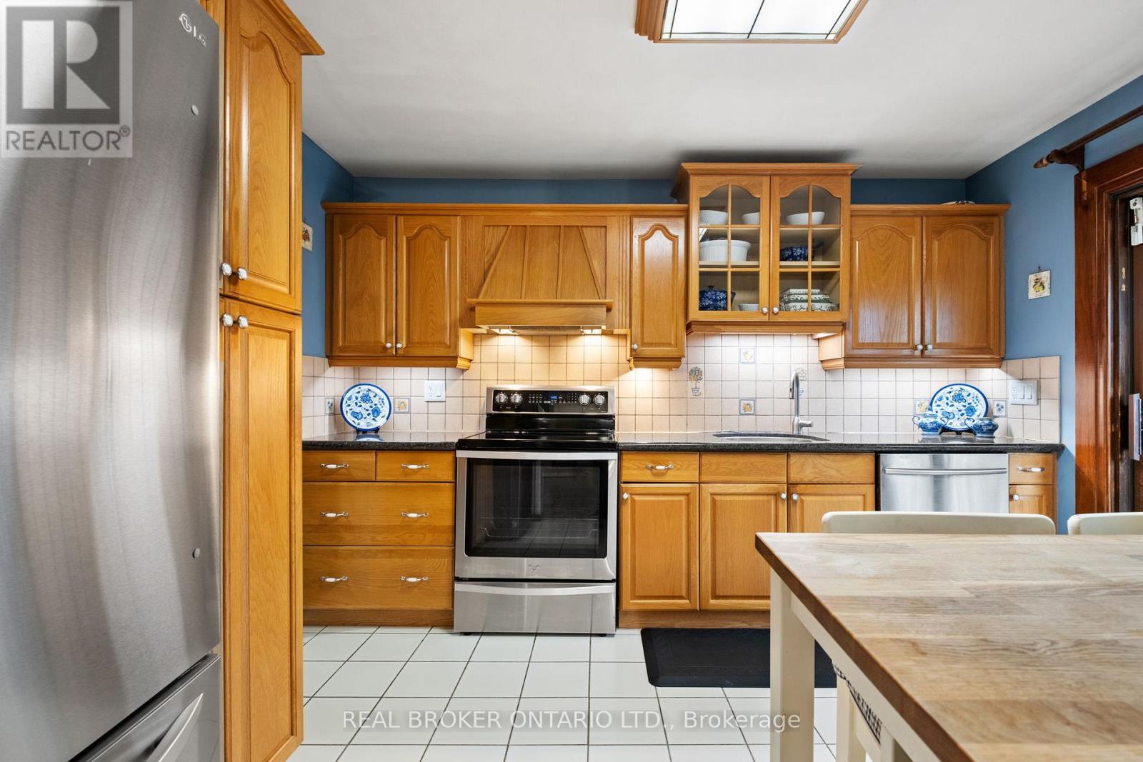 6891 Shelter Bay Road, Mississauga, Ontario L5N 1T8 - Photo 14 - W12592252