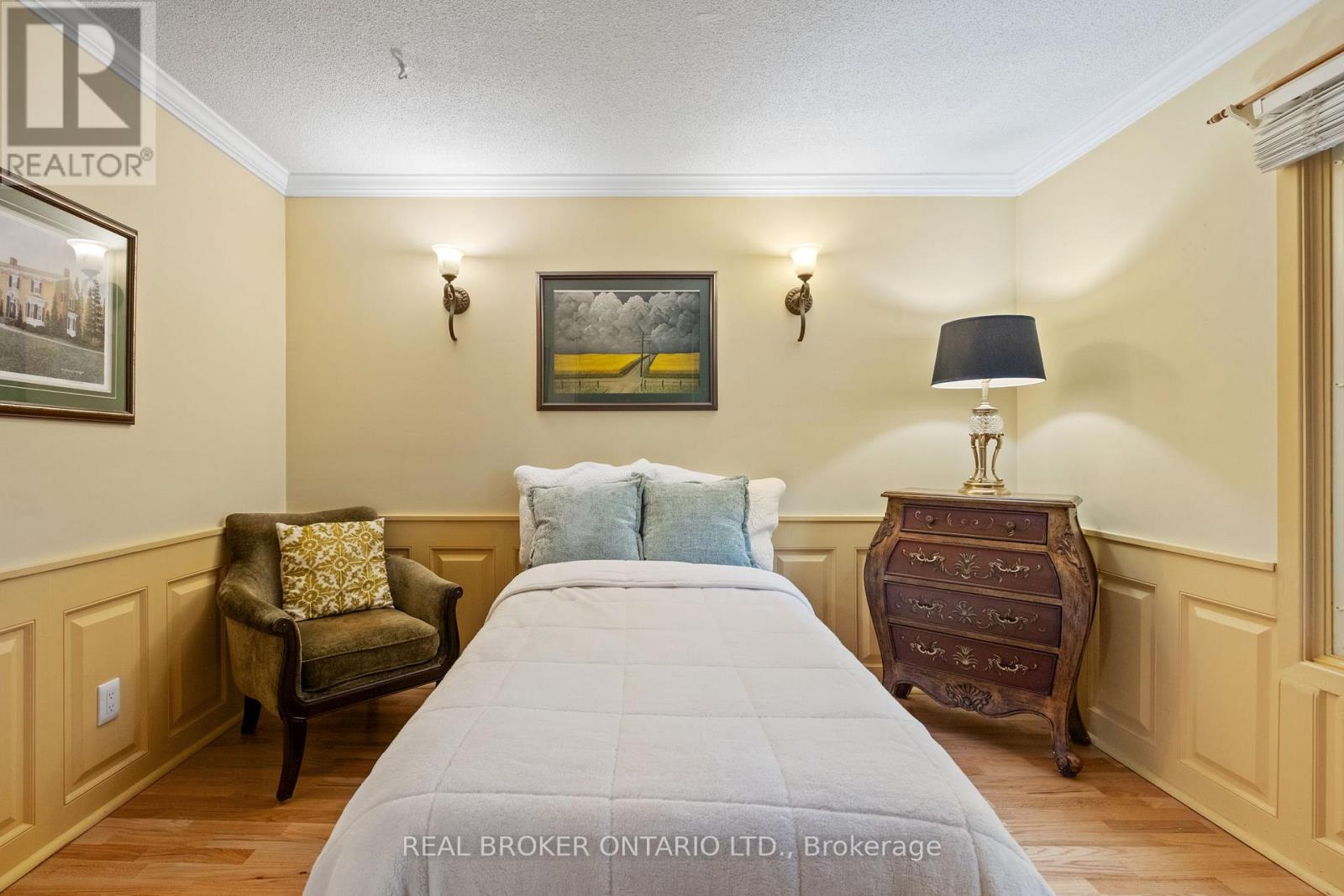 6891 Shelter Bay Road, Mississauga, Ontario L5N 1T8 - Photo 25 - W12592252