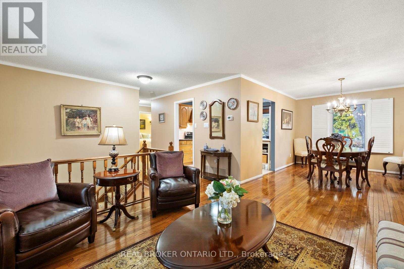 6891 Shelter Bay Road, Mississauga, Ontario L5N 1T8 - Photo 9 - W12592252