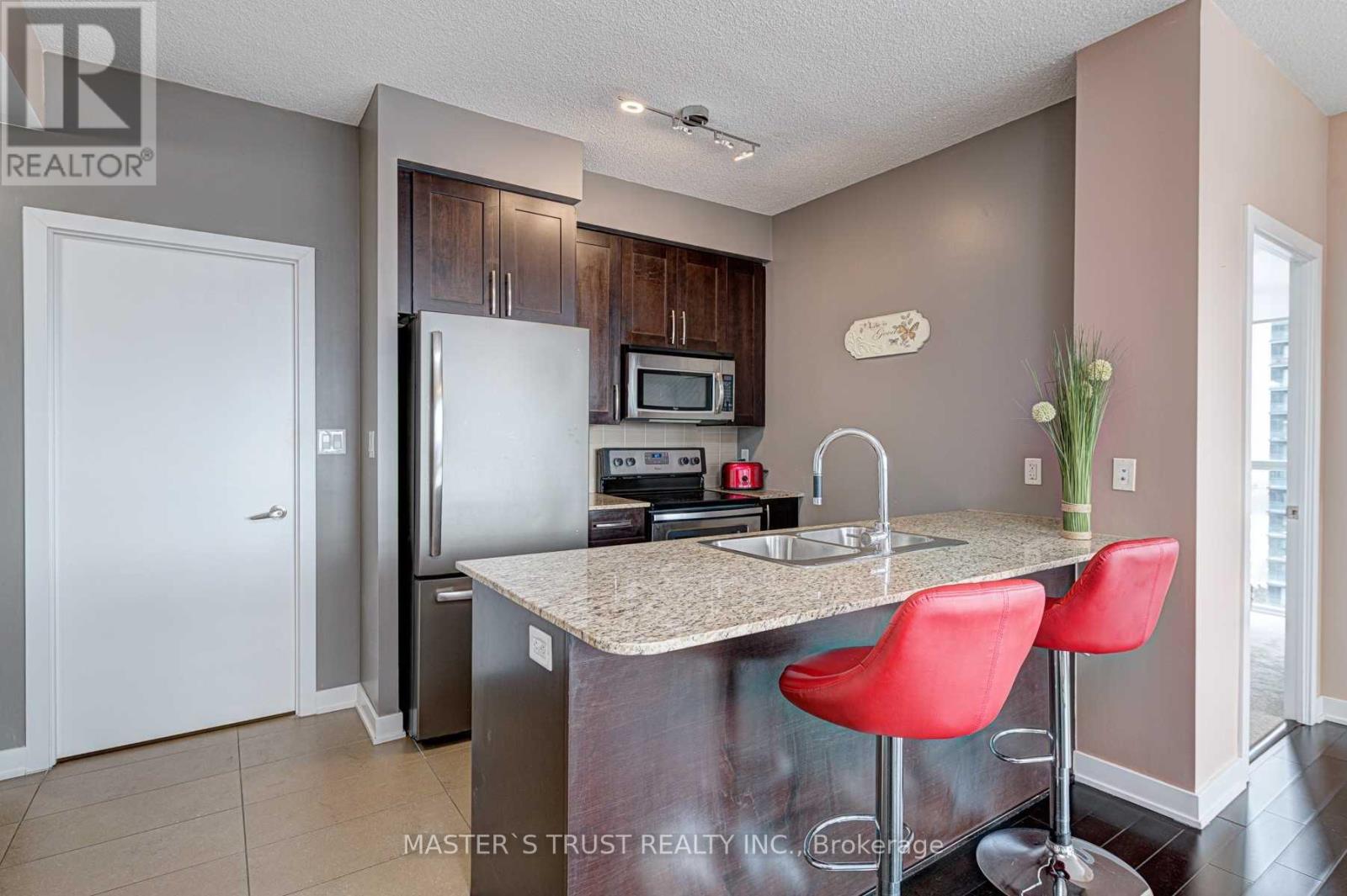 2804 - 4065 Brickstone Mews, Mississauga, Ontario  L5B 0G3 - Photo 3 - W12592284