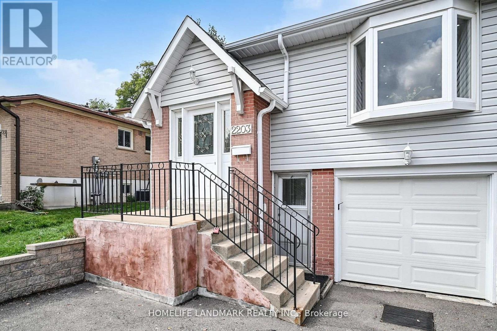 2203 COUNCIL RING ROAD, Mississauga, Ontario