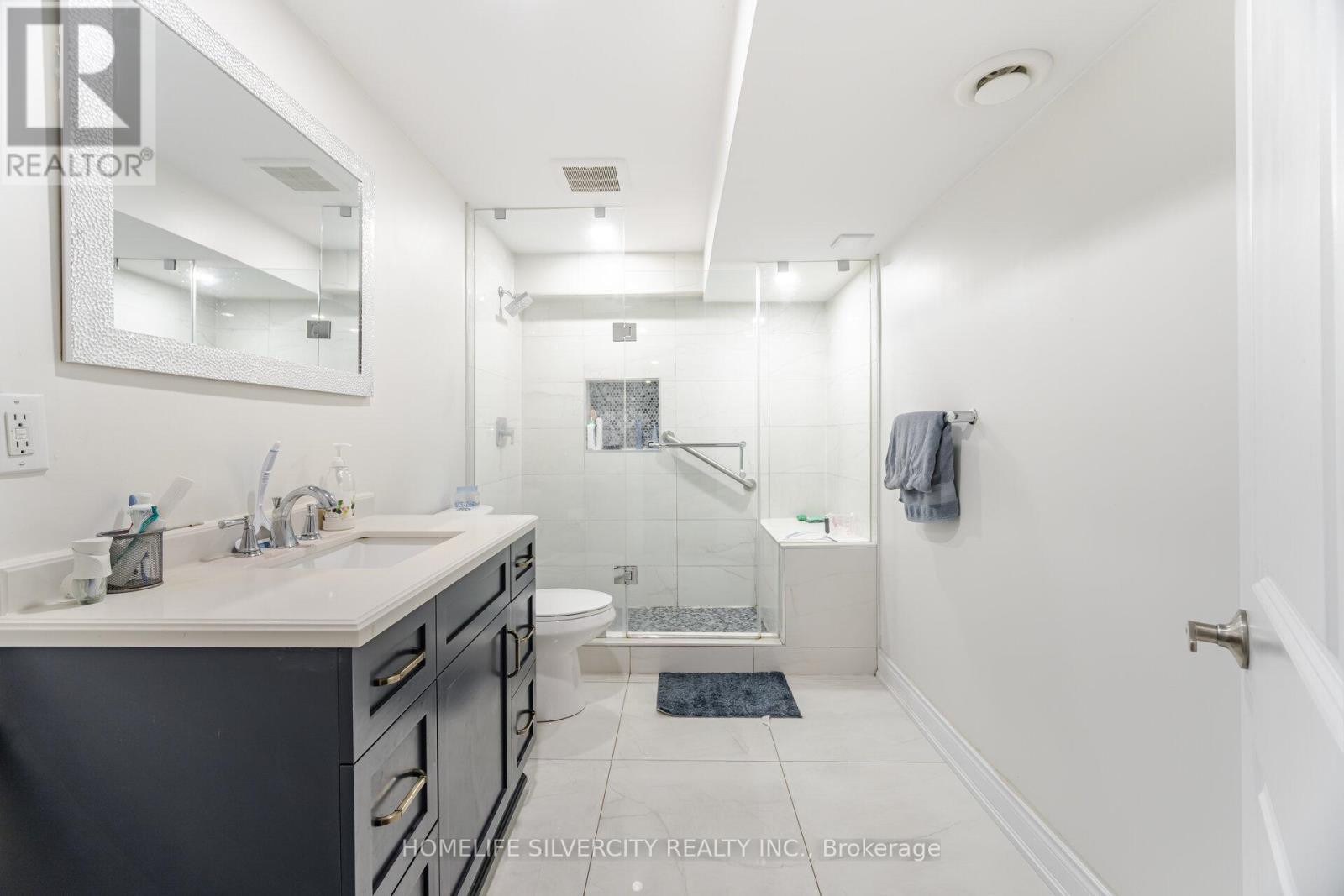 13 Fenchurch Drive, Brampton, Ontario  L7A 4G5 - Photo 32 - W12592298