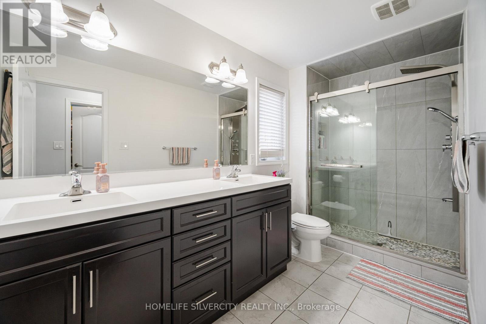 13 Fenchurch Drive, Brampton, Ontario  L7A 4G5 - Photo 17 - W12592298