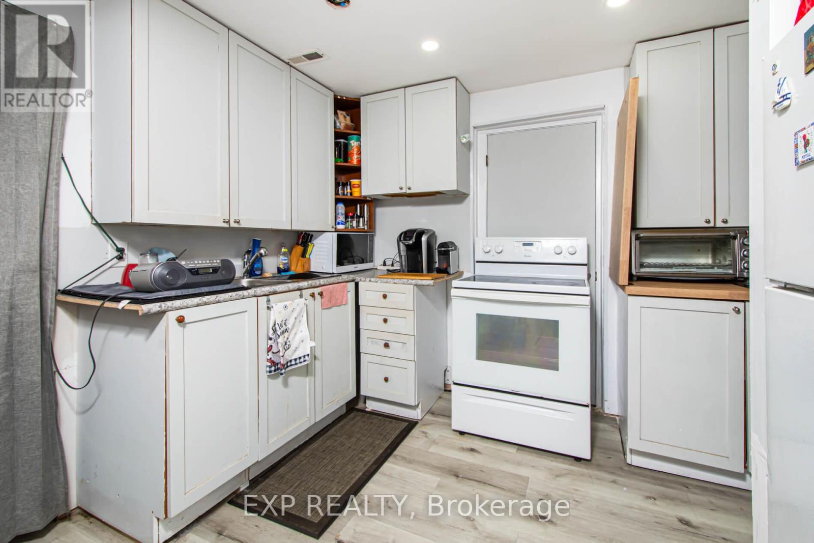 78 Sunset Trail, Toronto, Ontario  M9M 1J6 - Photo 25 - W12592312