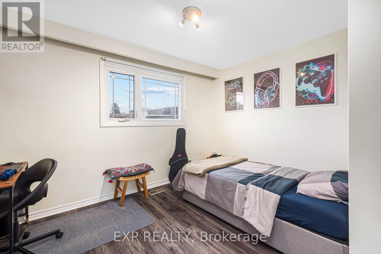 78 Sunset Trail, Toronto, Ontario  M9M 1J6 - Photo 16 - W12592312