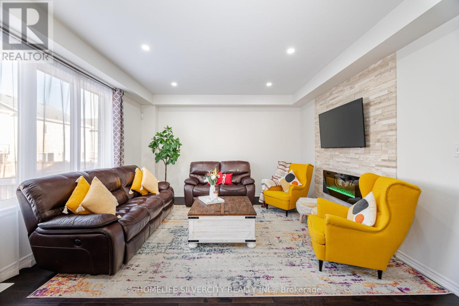 13 Fenchurch Drive, Brampton, Ontario  L7A 4G5 - Photo 5 - W12592298