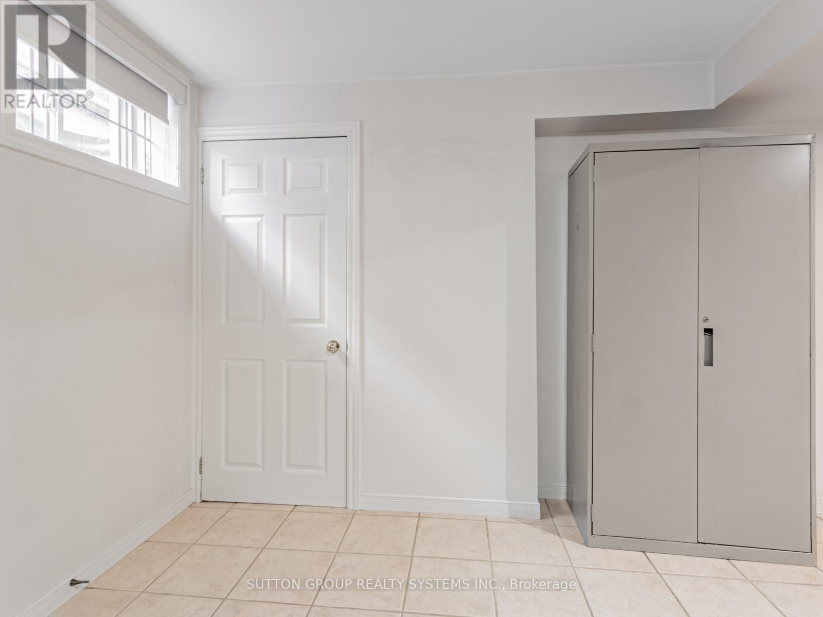 3986 Bloor Street W, Toronto, Ontario M9B 1M3 - Photo 17 - W12592316