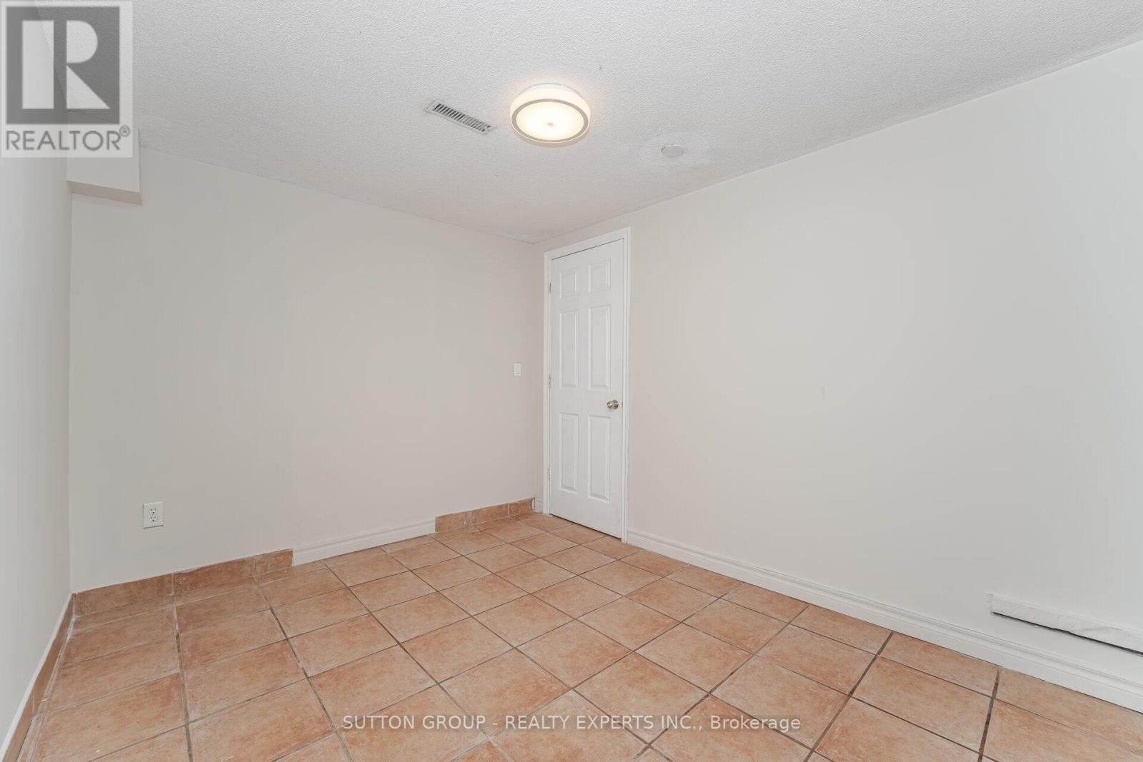 3783 Keenan Crescent, Mississauga, Ontario  L4T 3M1 - Photo 40 - W12592306