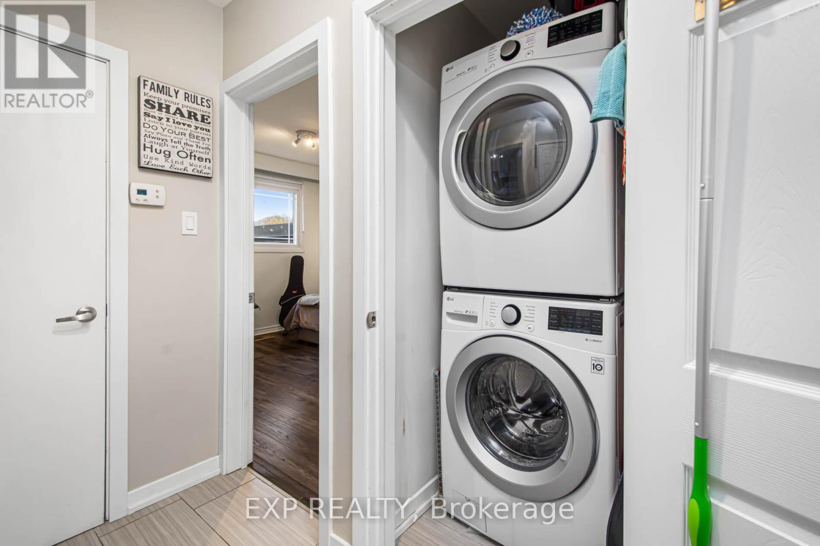 78 Sunset Trail, Toronto, Ontario  M9M 1J6 - Photo 19 - W12592312