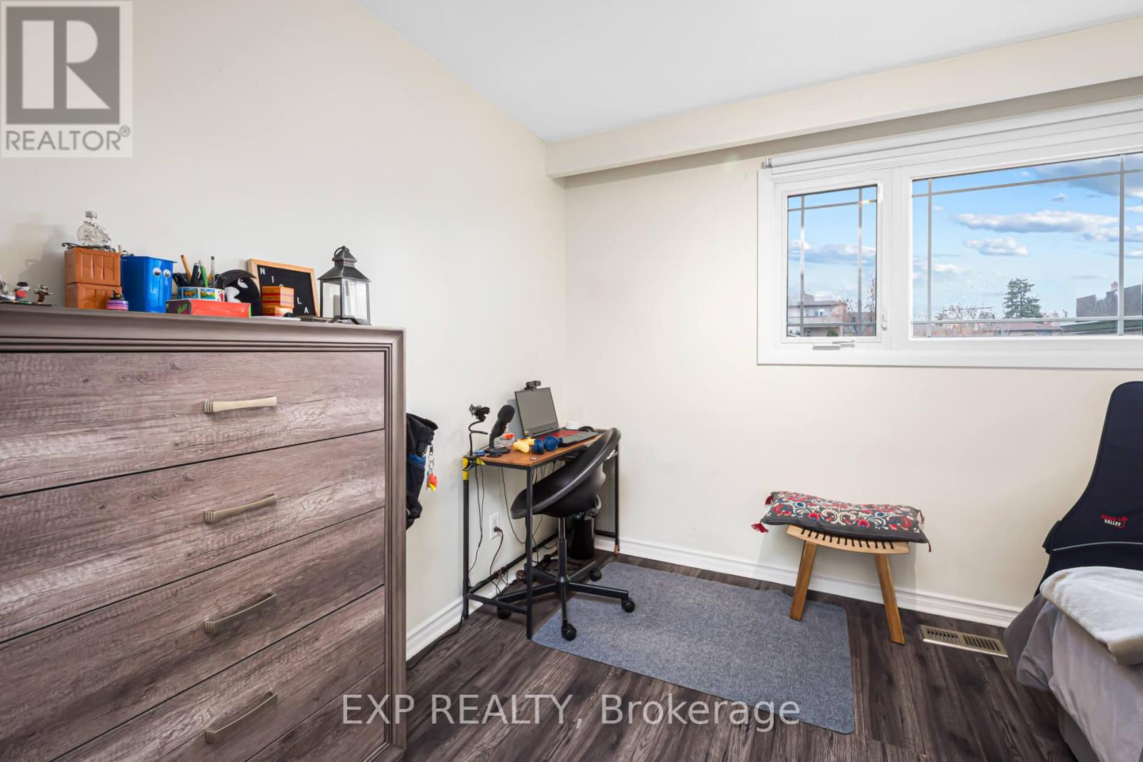 78 Sunset Trail, Toronto, Ontario  M9M 1J6 - Photo 17 - W12592312