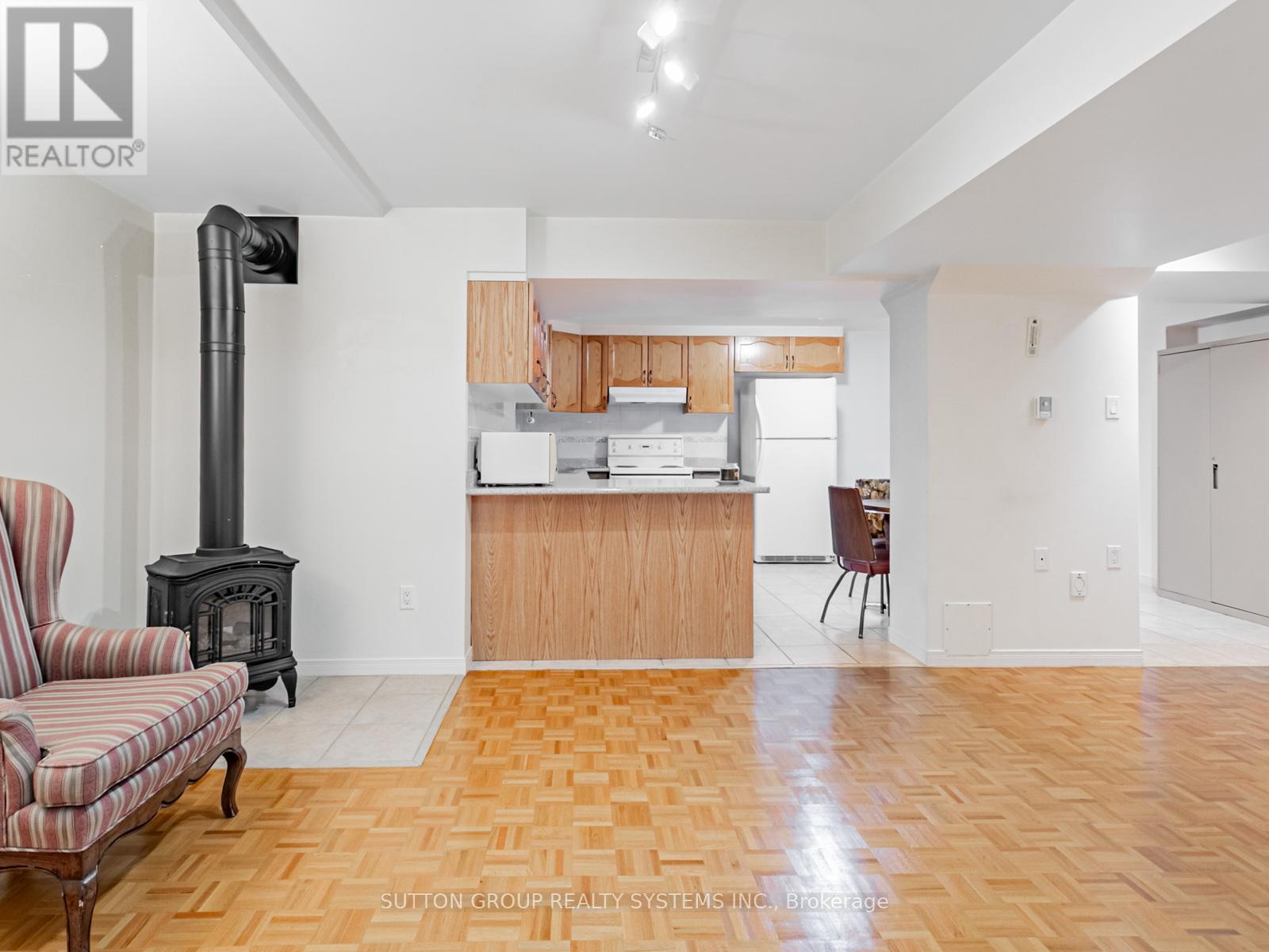 3986 Bloor Street W, Toronto, Ontario M9B 1M3 - Photo 19 - W12592316