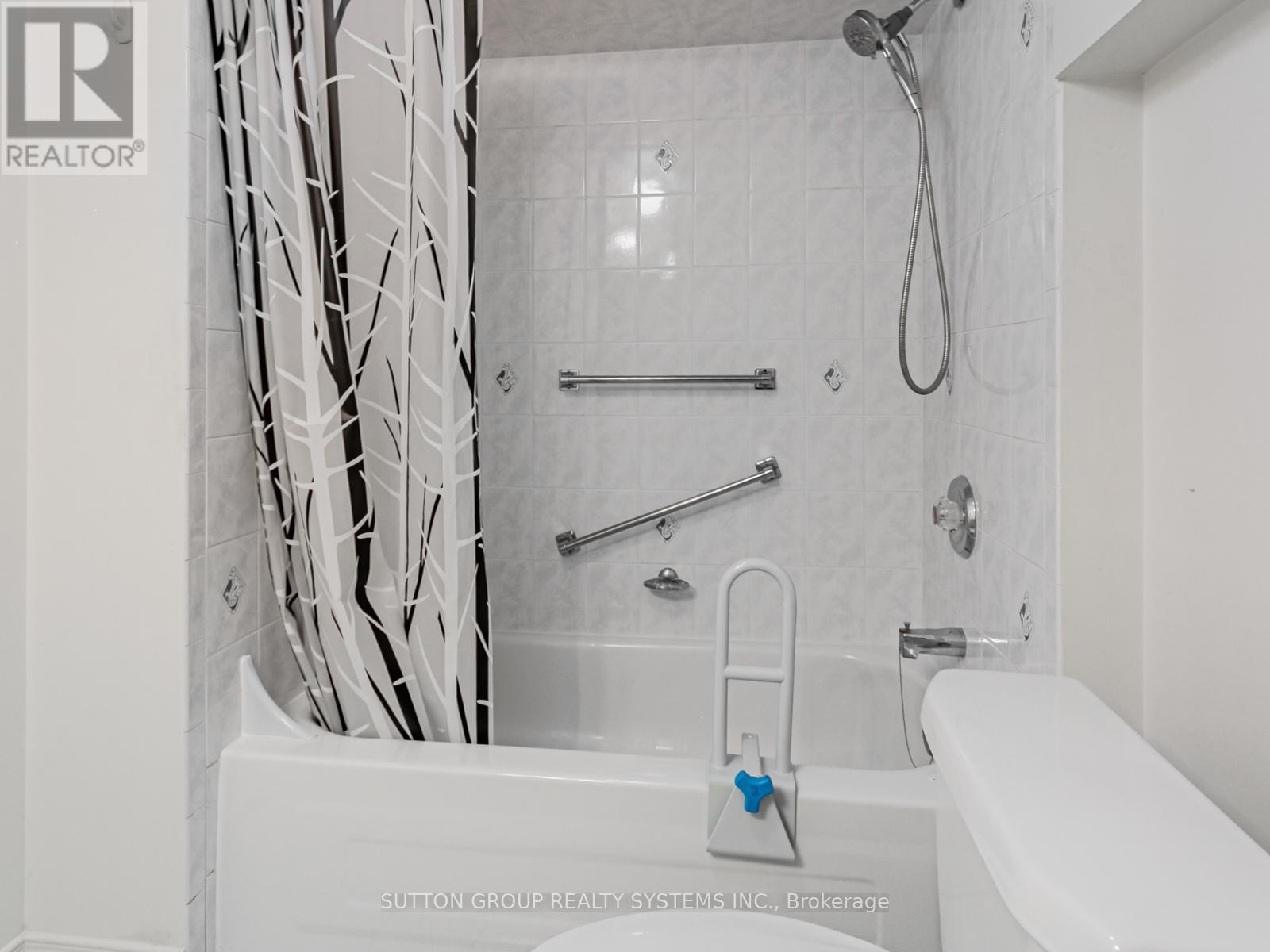 3986 Bloor Street W, Toronto, Ontario M9B 1M3 - Photo 26 - W12592316