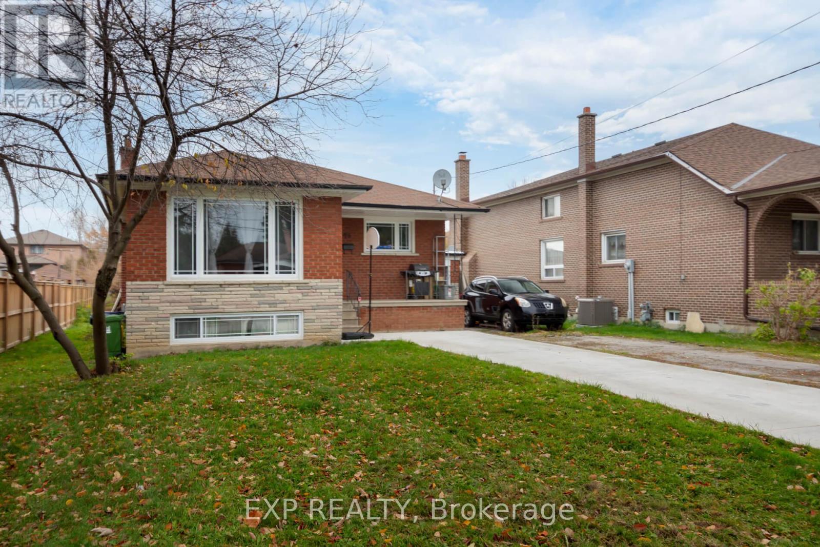 78 Sunset Trail, Toronto, Ontario  M9M 1J6 - Photo 2 - W12592312