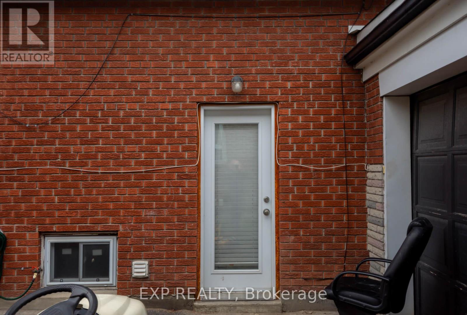 78 Sunset Trail, Toronto, Ontario  M9M 1J6 - Photo 20 - W12592312