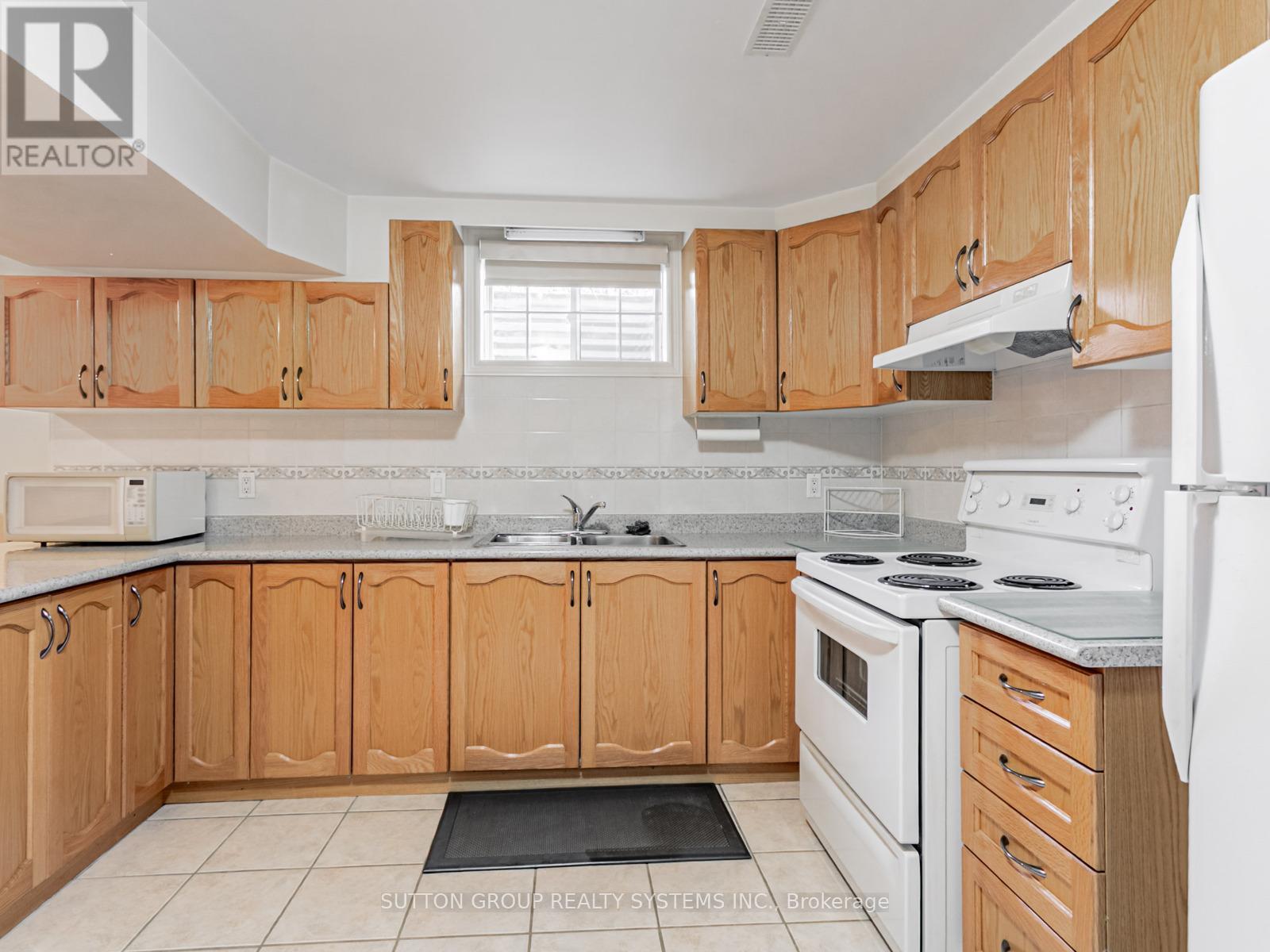 3986 Bloor Street W, Toronto, Ontario M9B 1M3 - Photo 11 - W12592316