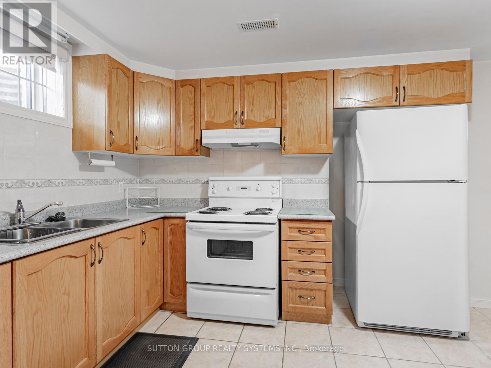 3986 Bloor Street W, Toronto, Ontario M9B 1M3 - Photo 12 - W12592316