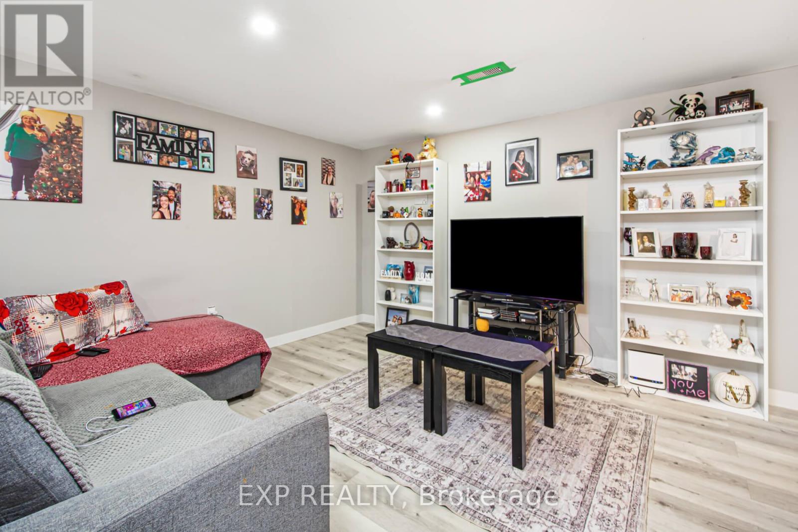 78 Sunset Trail, Toronto, Ontario  M9M 1J6 - Photo 21 - W12592312