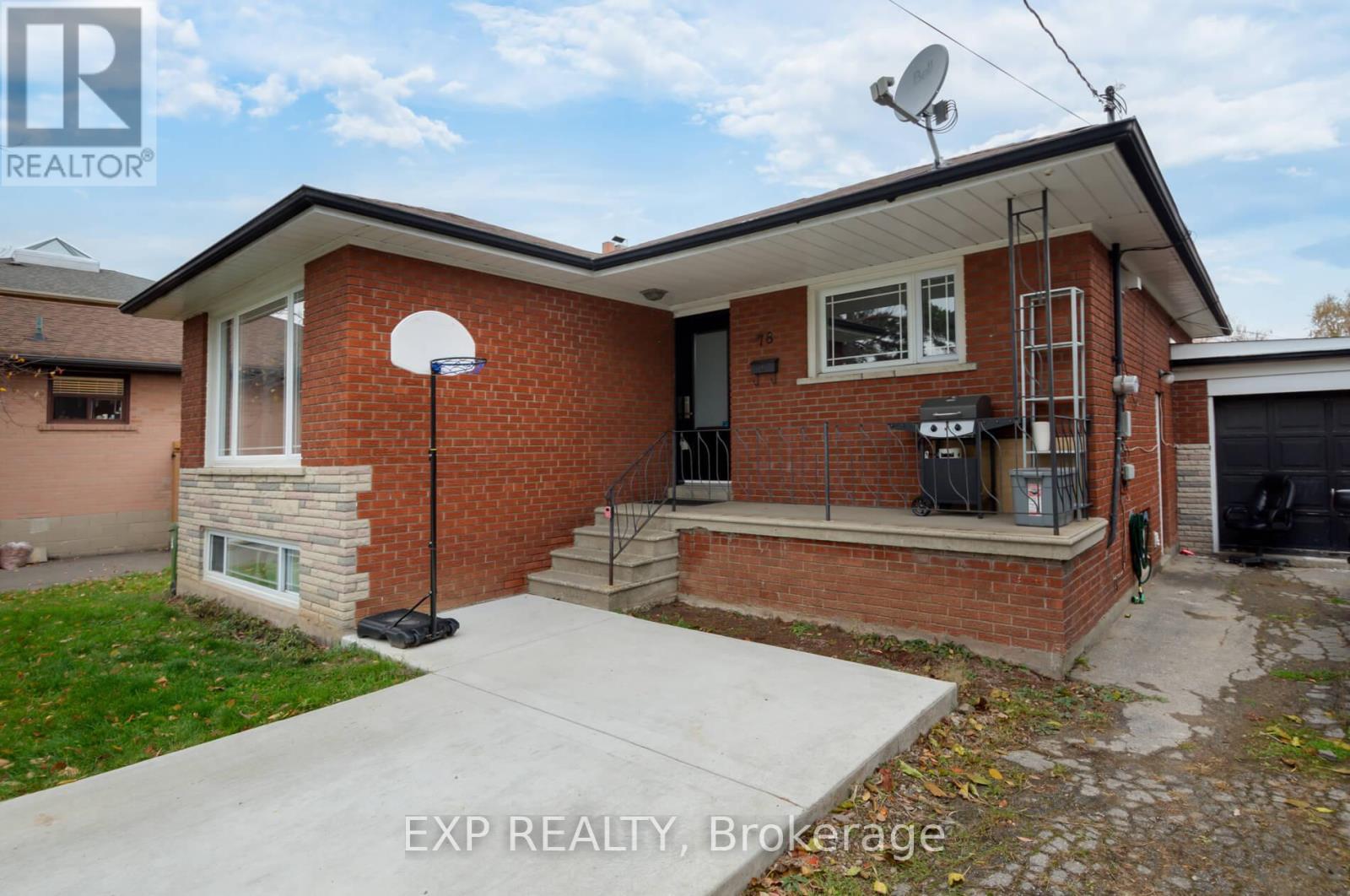 78 Sunset Trail, Toronto, Ontario  M9M 1J6 - Photo 3 - W12592312