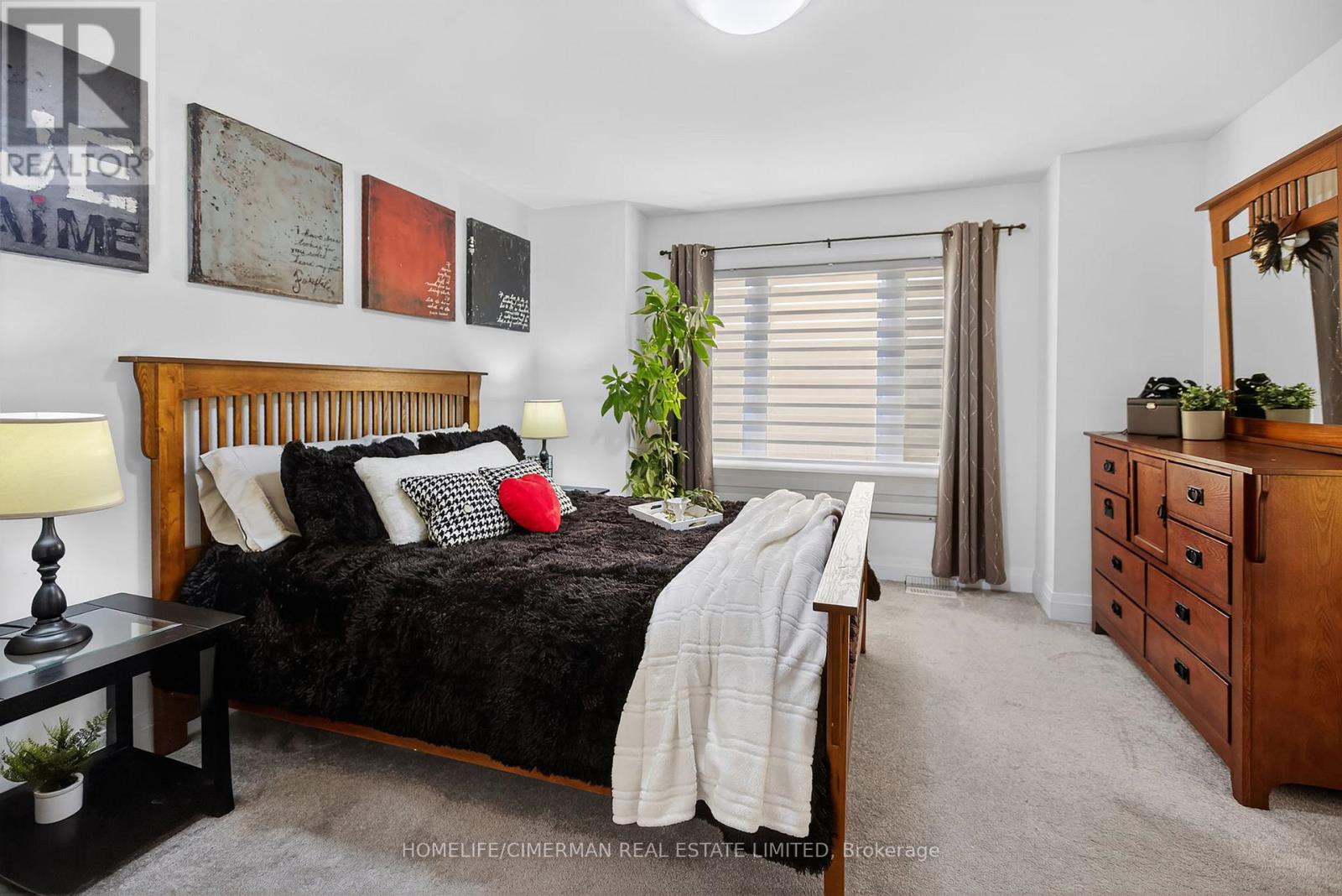 1802 Mitoff Place, Mississauga, Ontario  L4W 0E8 - Photo 13 - W12592344