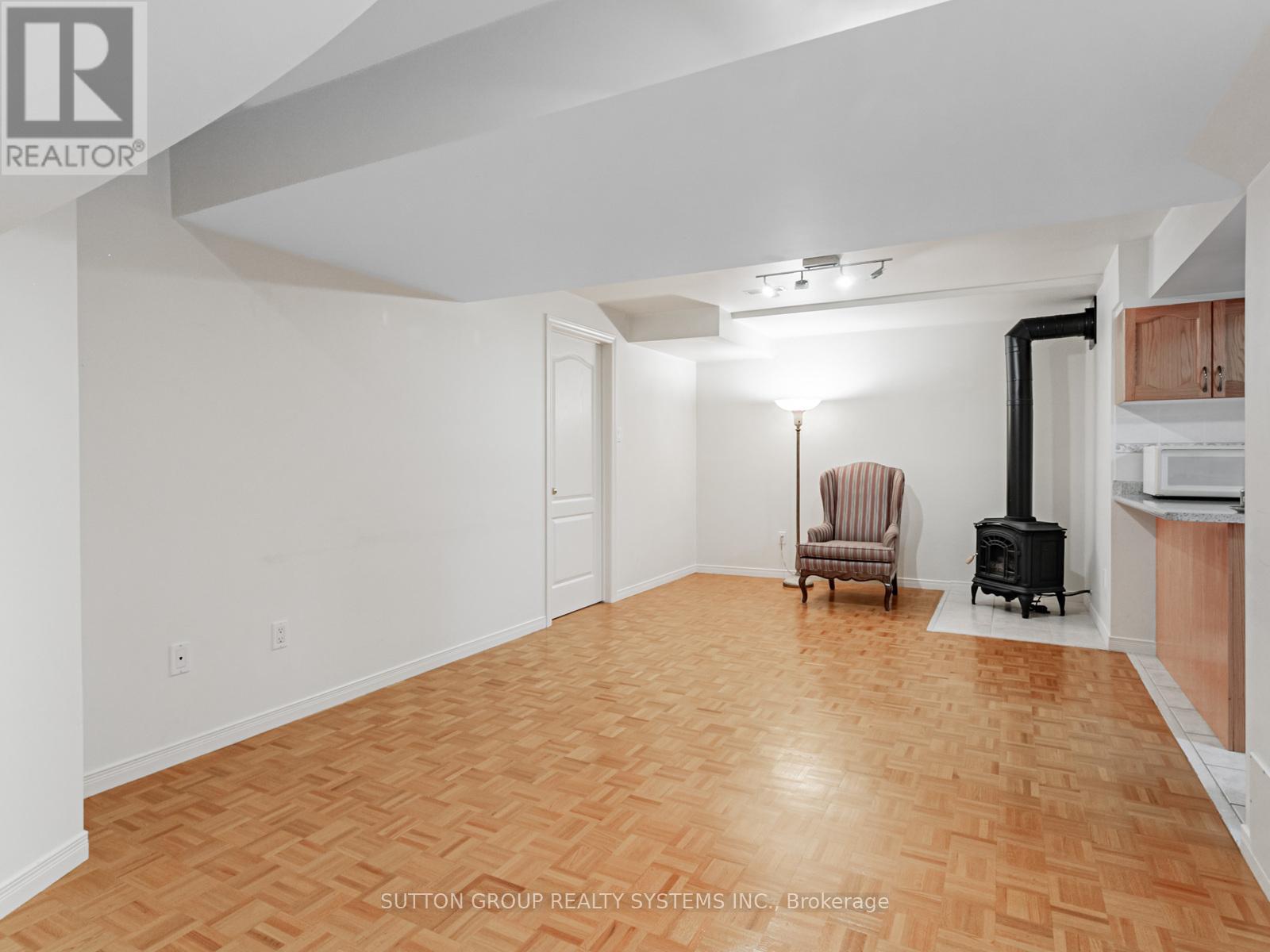 3986 Bloor Street W, Toronto, Ontario M9B 1M3 - Photo 5 - W12592316
