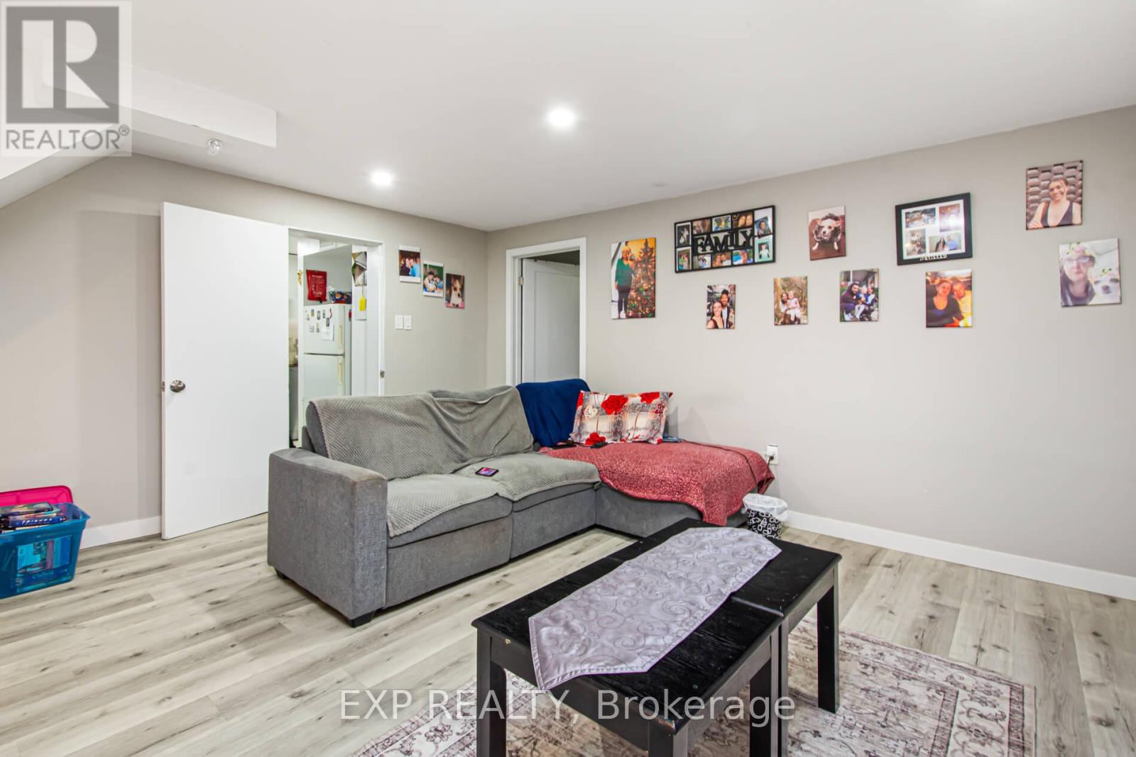 78 Sunset Trail, Toronto, Ontario  M9M 1J6 - Photo 22 - W12592312