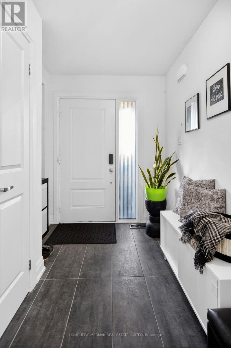 1802 Mitoff Place, Mississauga, Ontario  L4W 0E8 - Photo 24 - W12592344