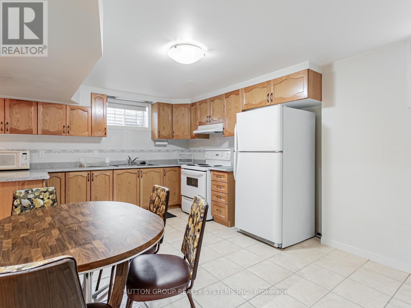 3986 Bloor Street W, Toronto, Ontario M9B 1M3 - Photo 14 - W12592316