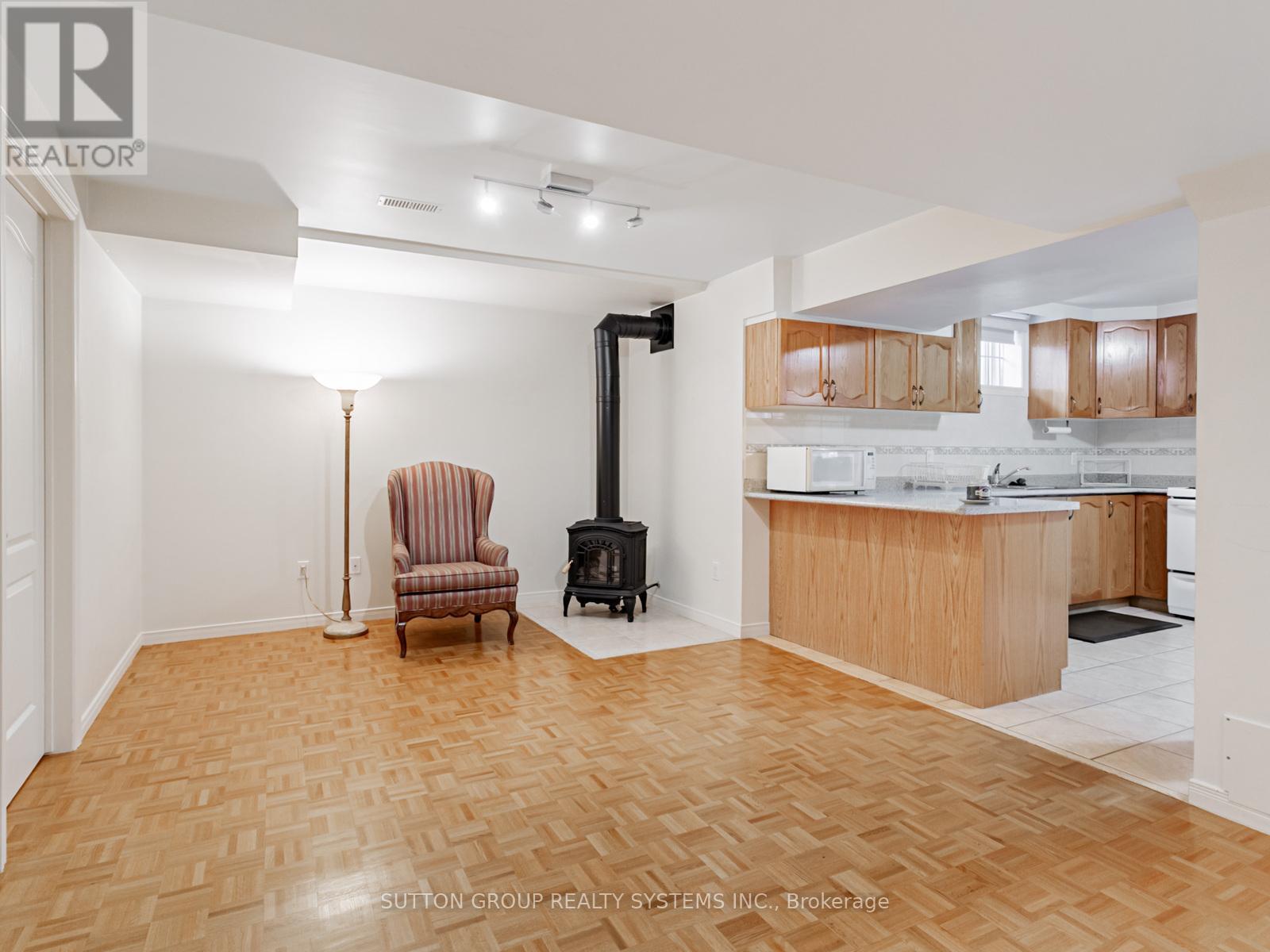 3986 Bloor Street W, Toronto, Ontario M9B 1M3 - Photo 6 - W12592316