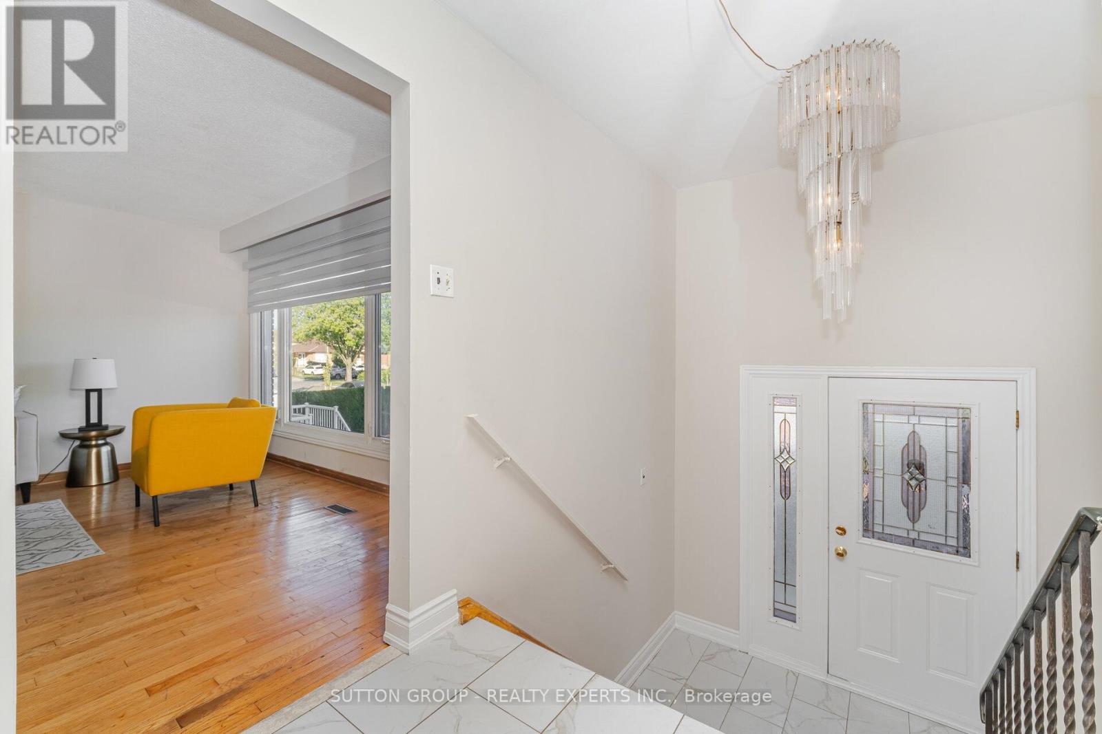 3783 Keenan Crescent, Mississauga, Ontario  L4T 3M1 - Photo 6 - W12592306