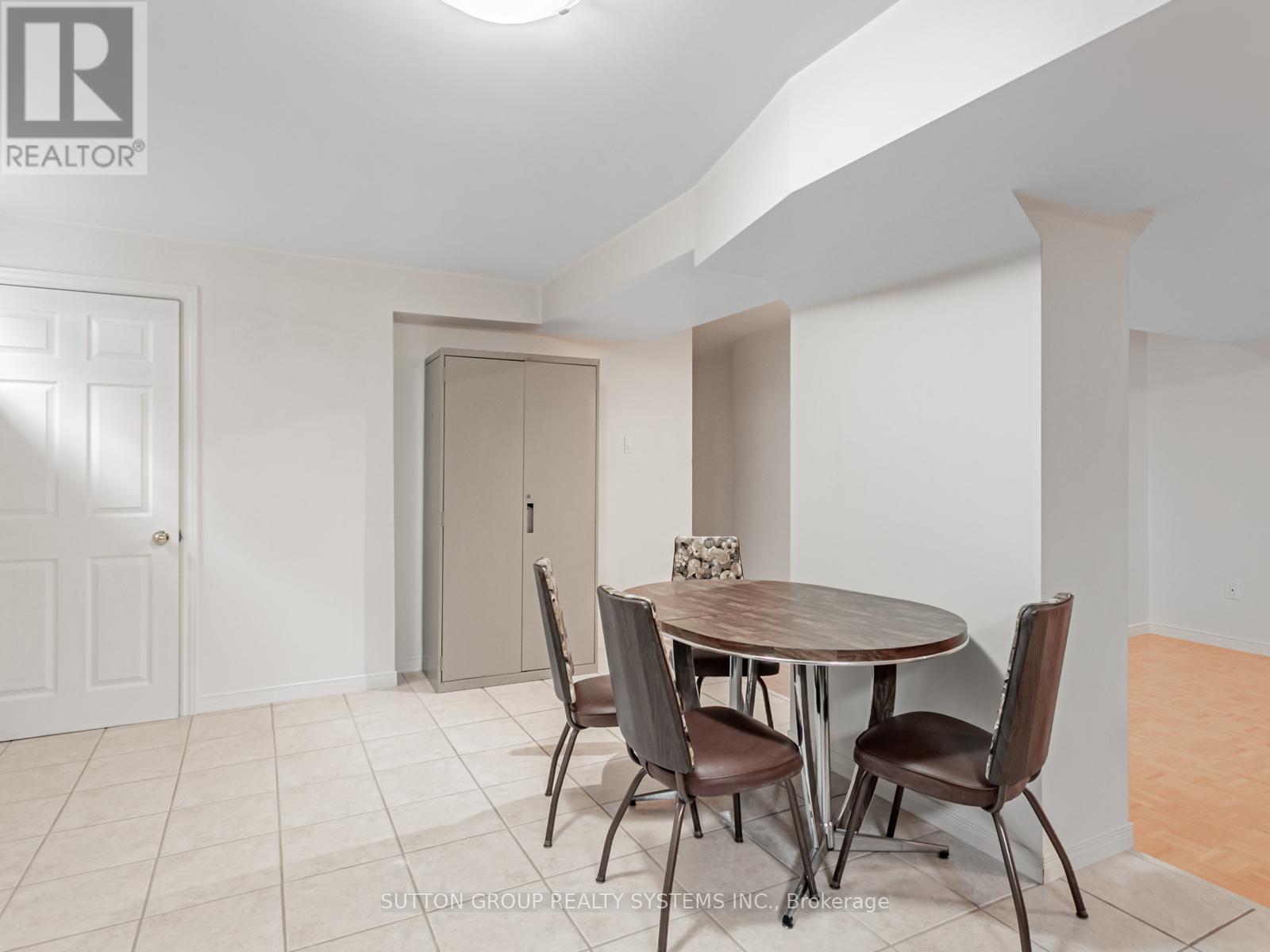 3986 Bloor Street W, Toronto, Ontario M9B 1M3 - Photo 15 - W12592316