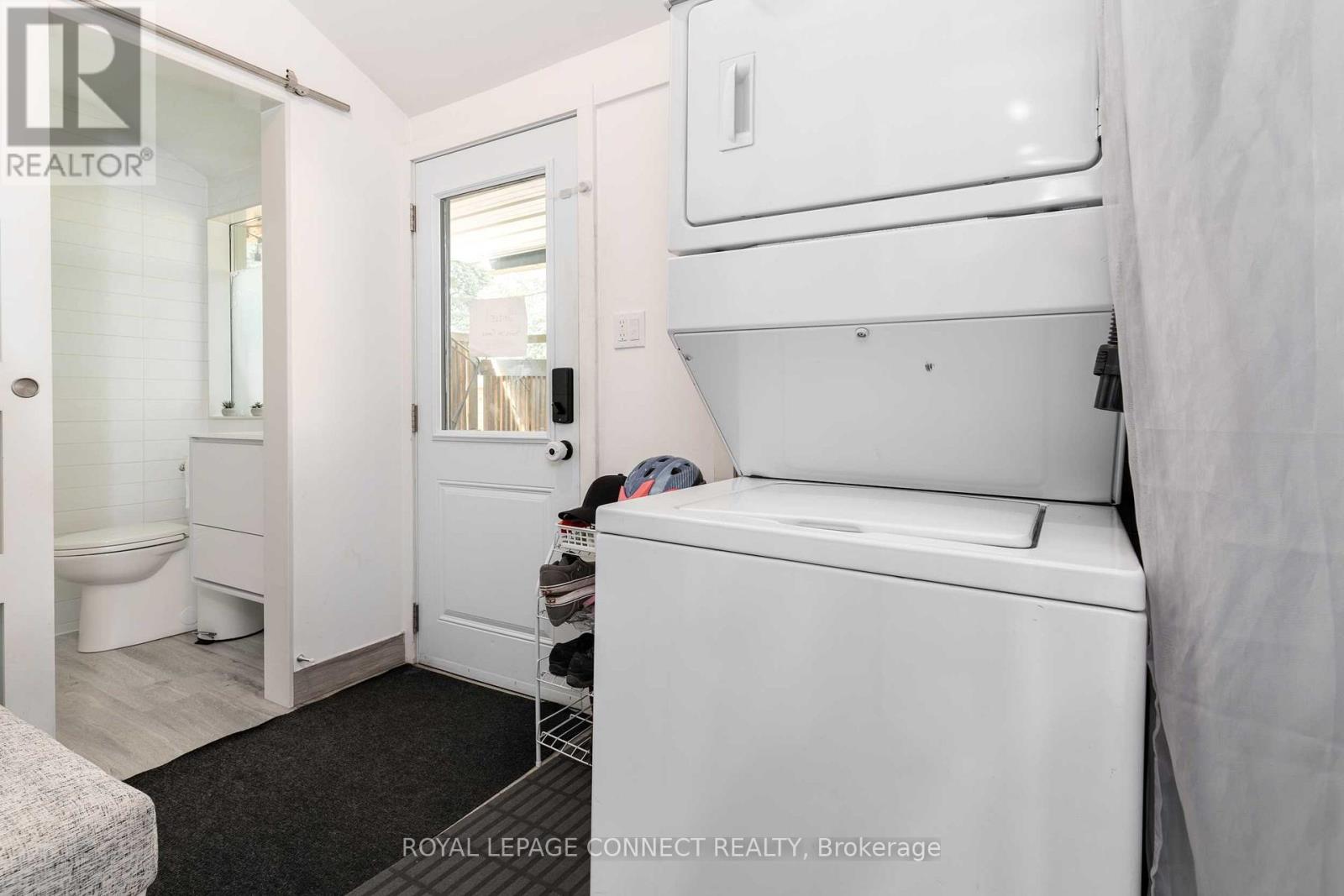 754 Windermere Avenue, Toronto, Ontario  M6S 3M6 - Photo 21 - W12592364