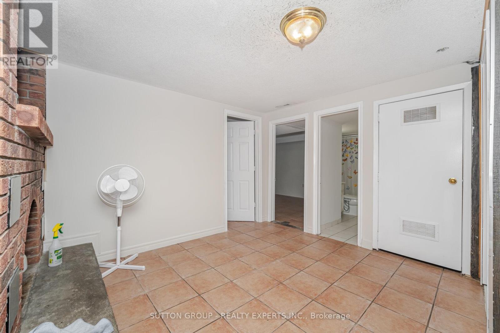 3783 Keenan Crescent, Mississauga, Ontario  L4T 3M1 - Photo 37 - W12592306