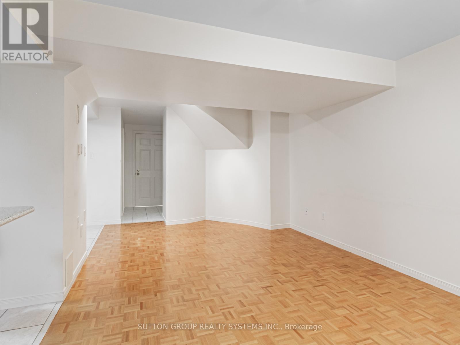 3986 Bloor Street W, Toronto, Ontario M9B 1M3 - Photo 8 - W12592316