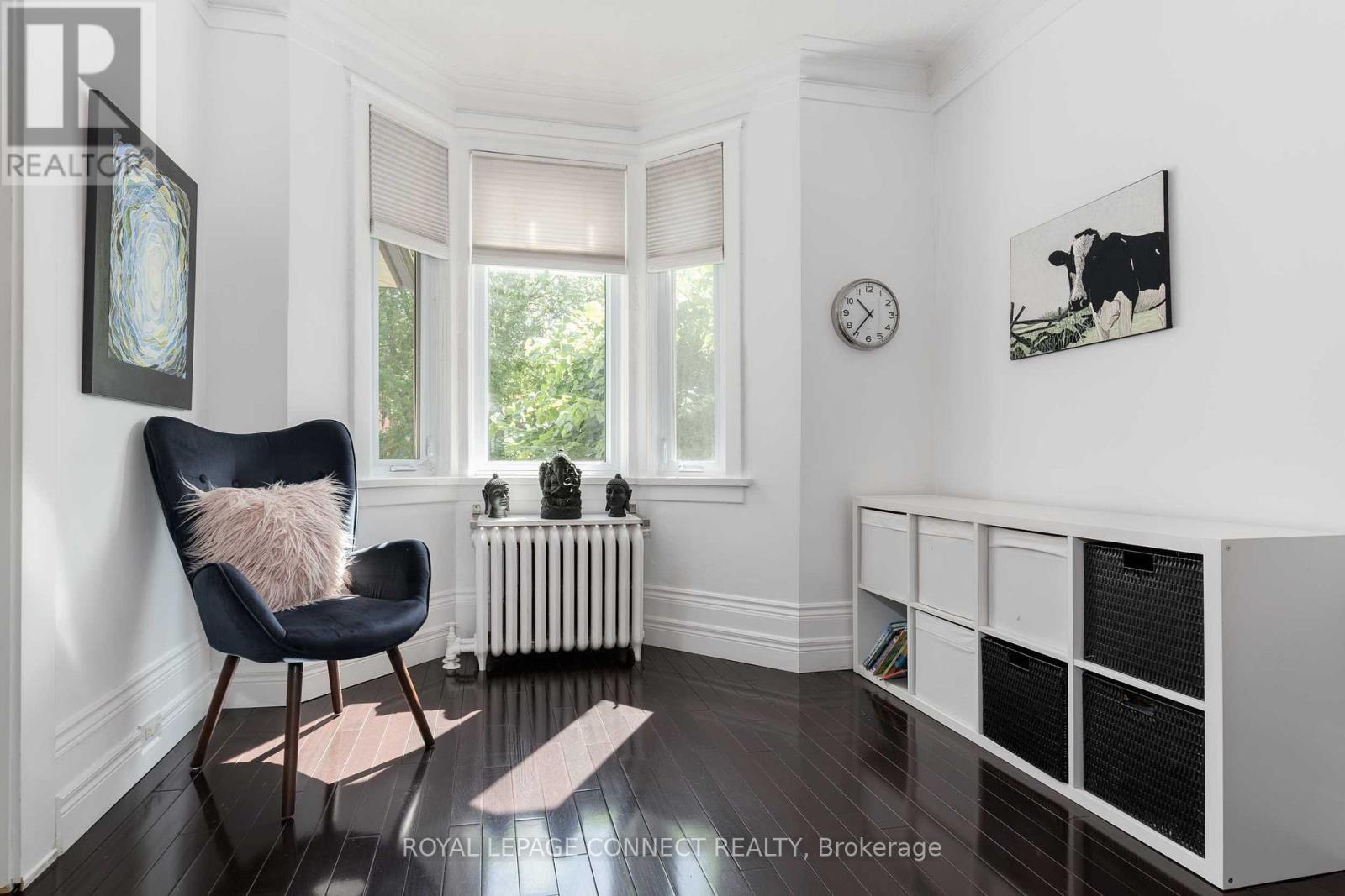 754 Windermere Avenue, Toronto, Ontario  M6S 3M6 - Photo 5 - W12592364