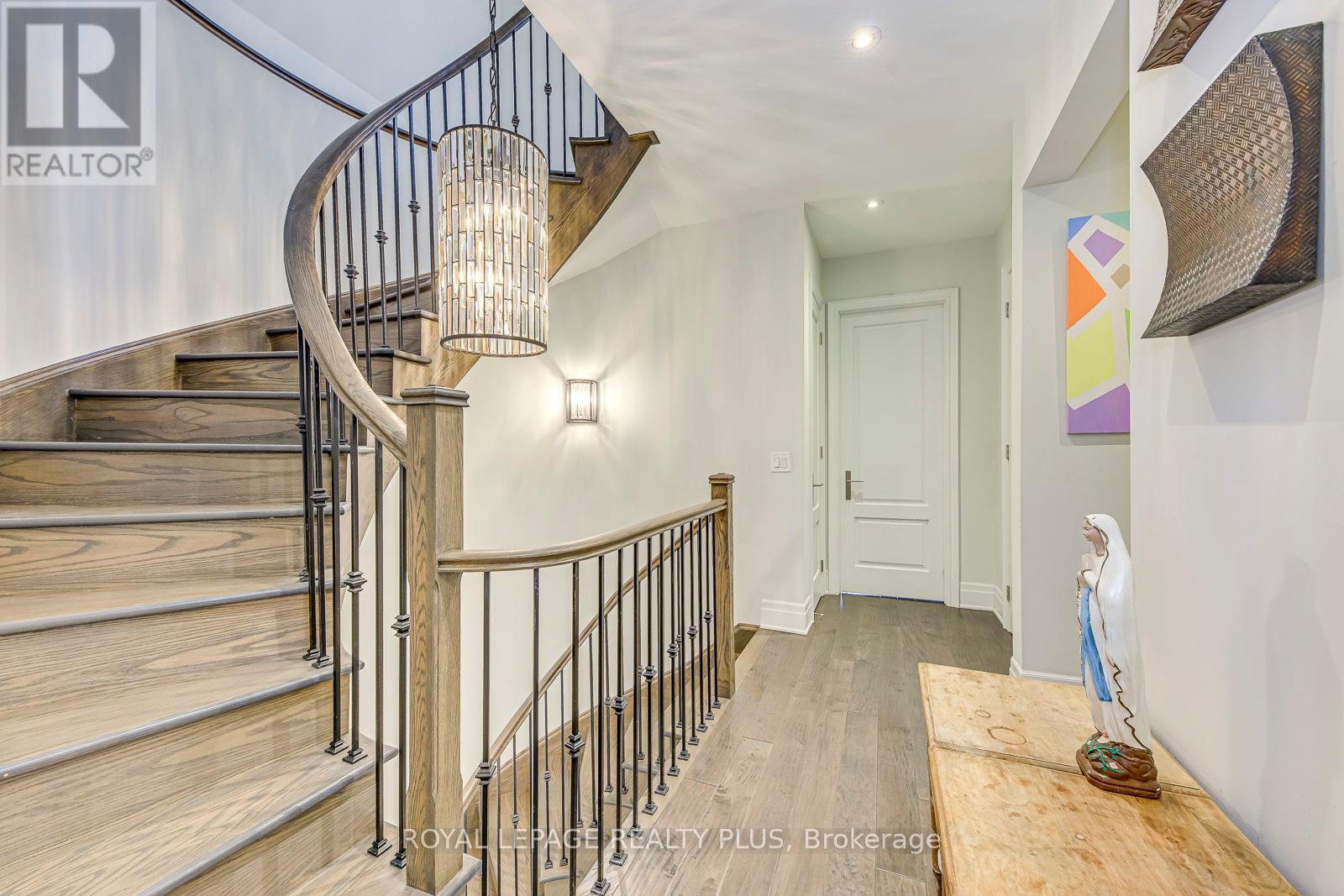 221 Hanover Street, Oakville, Ontario L6K 0G9 - Photo 26 - W12592366