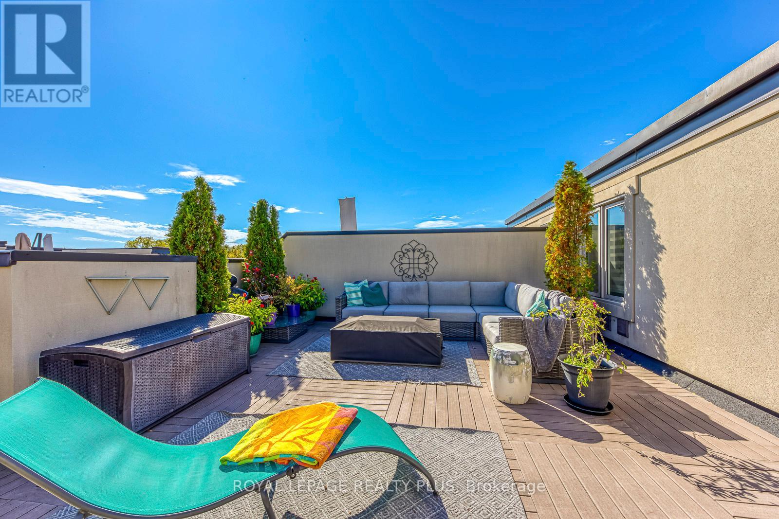 221 Hanover Street, Oakville, Ontario L6K 0G9 - Photo 43 - W12592366