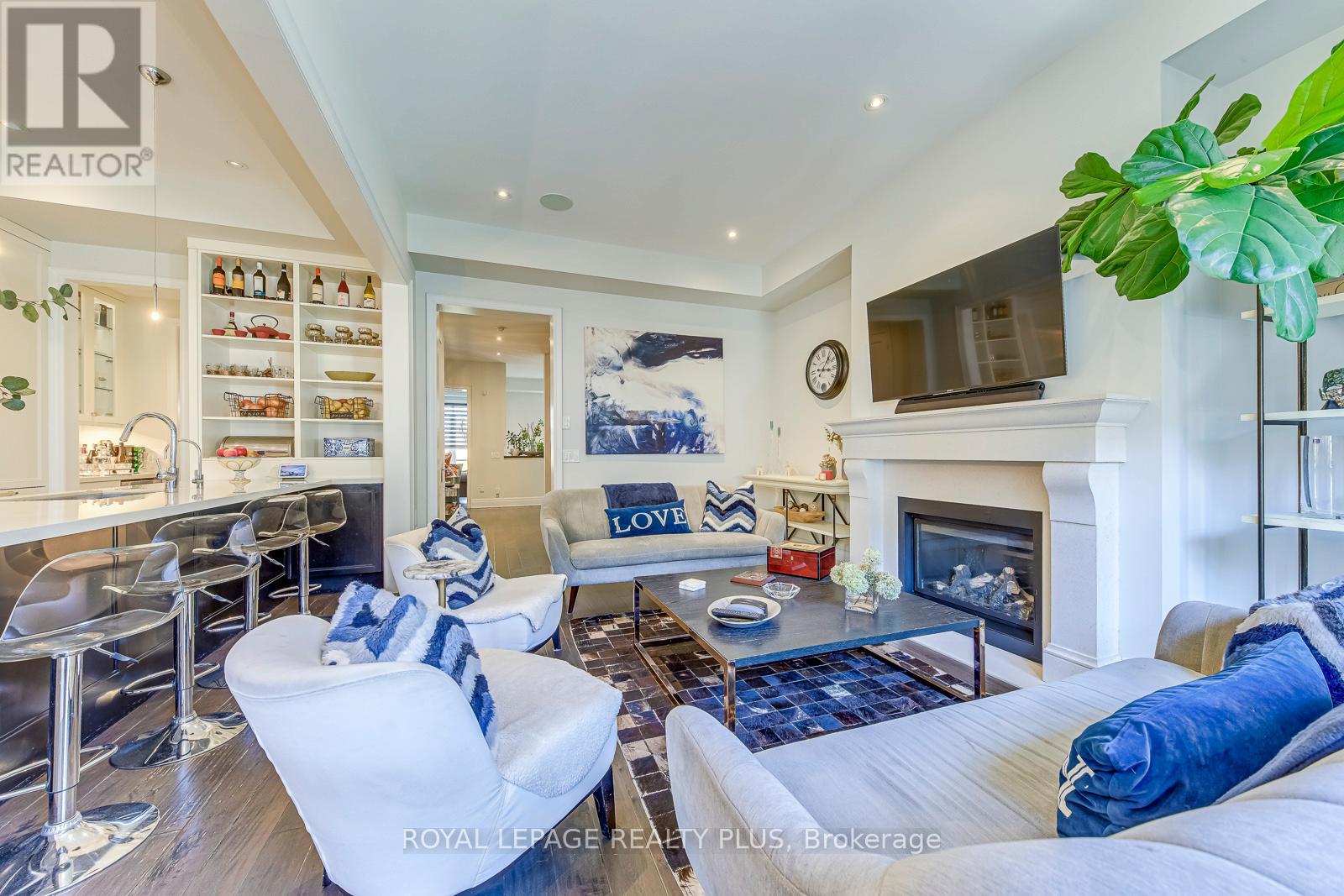 221 Hanover Street, Oakville, Ontario L6K 0G9 - Photo 22 - W12592366