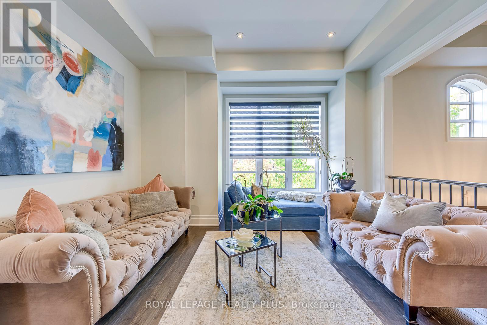 221 Hanover Street, Oakville, Ontario L6K 0G9 - Photo 7 - W12592366