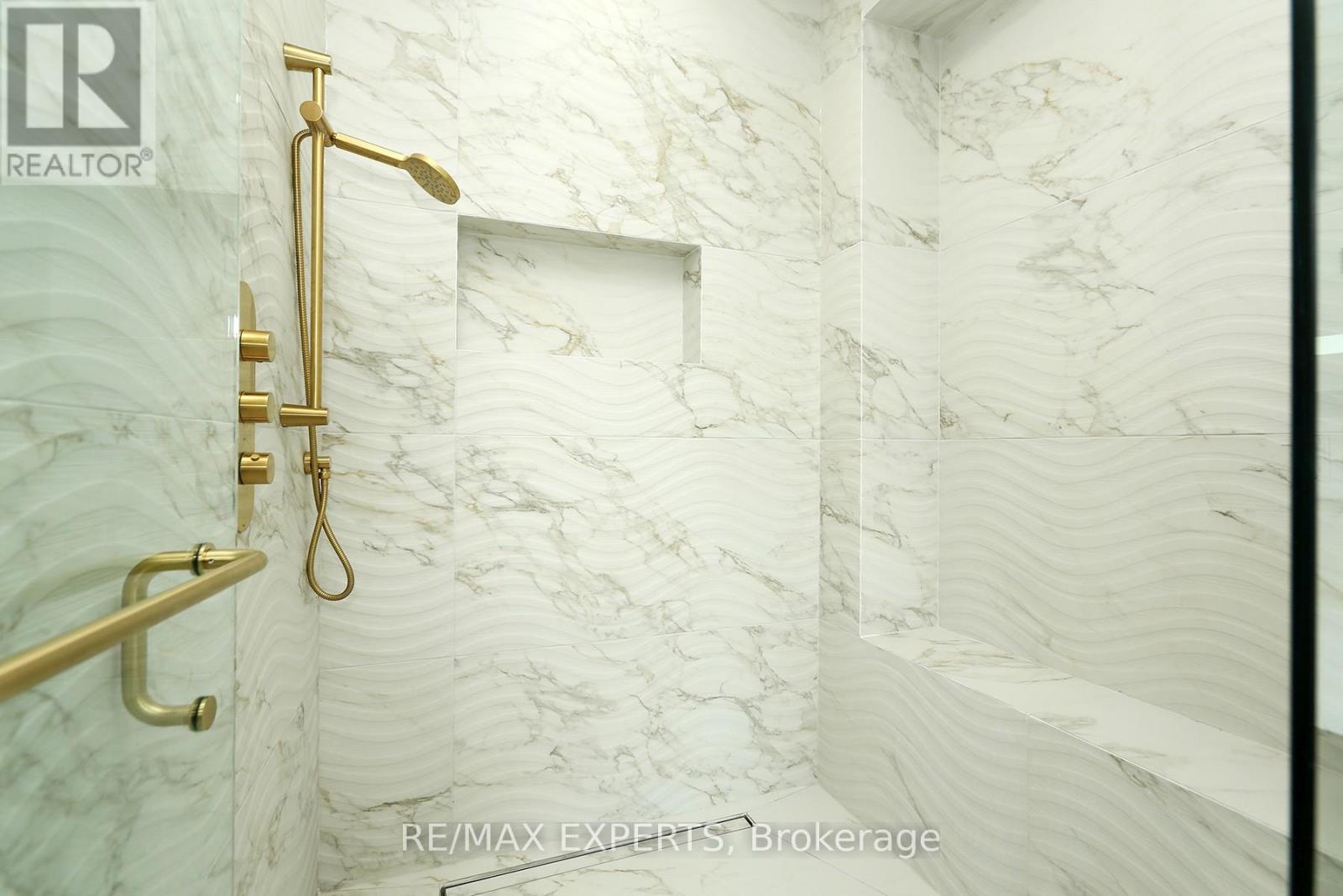 31 Fulham Drive, Toronto, Ontario M8W 4T1 - Photo 10 - W12592460