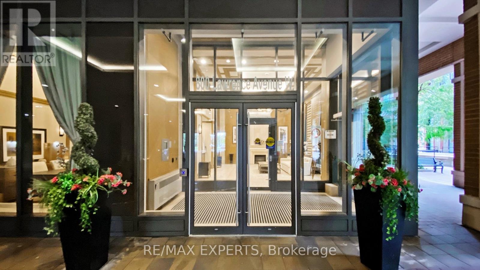 518 - 800 Lawrence Avenue W, Toronto, Ontario  M6A 0B1 - Photo 2 - W12592450