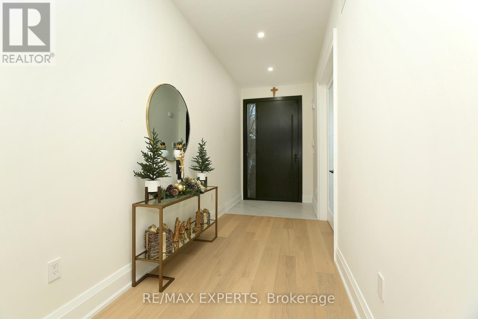 31 Fulham Drive, Toronto, Ontario M8W 4T1 - Photo 28 - W12592460