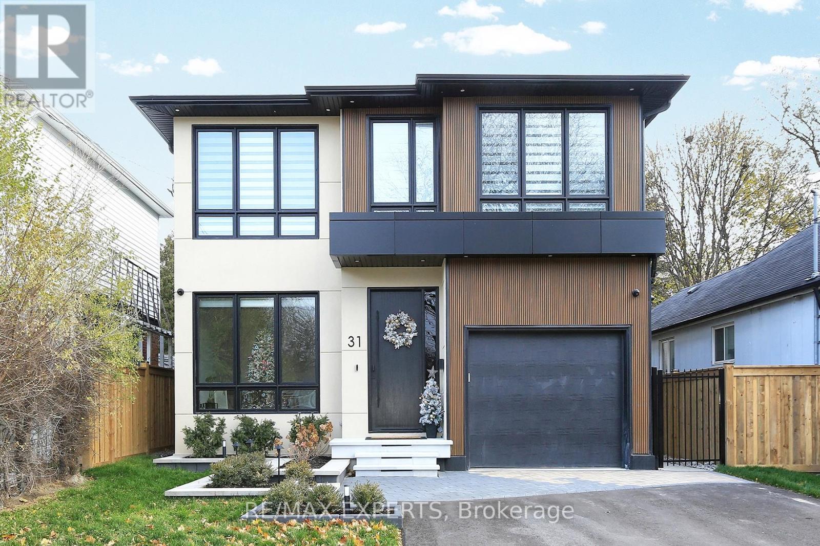 31 Fulham Drive, Toronto, Ontario M8W 4T1 - Photo 2 - W12592460