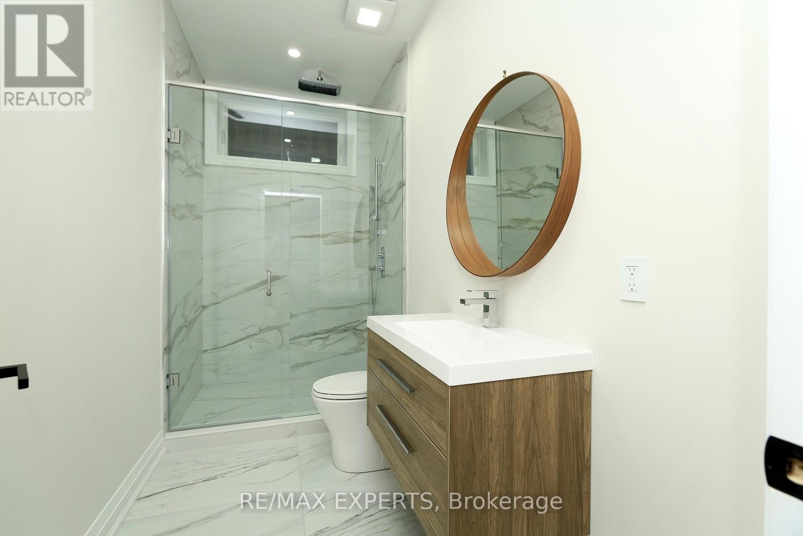 31 Fulham Drive, Toronto, Ontario M8W 4T1 - Photo 24 - W12592460