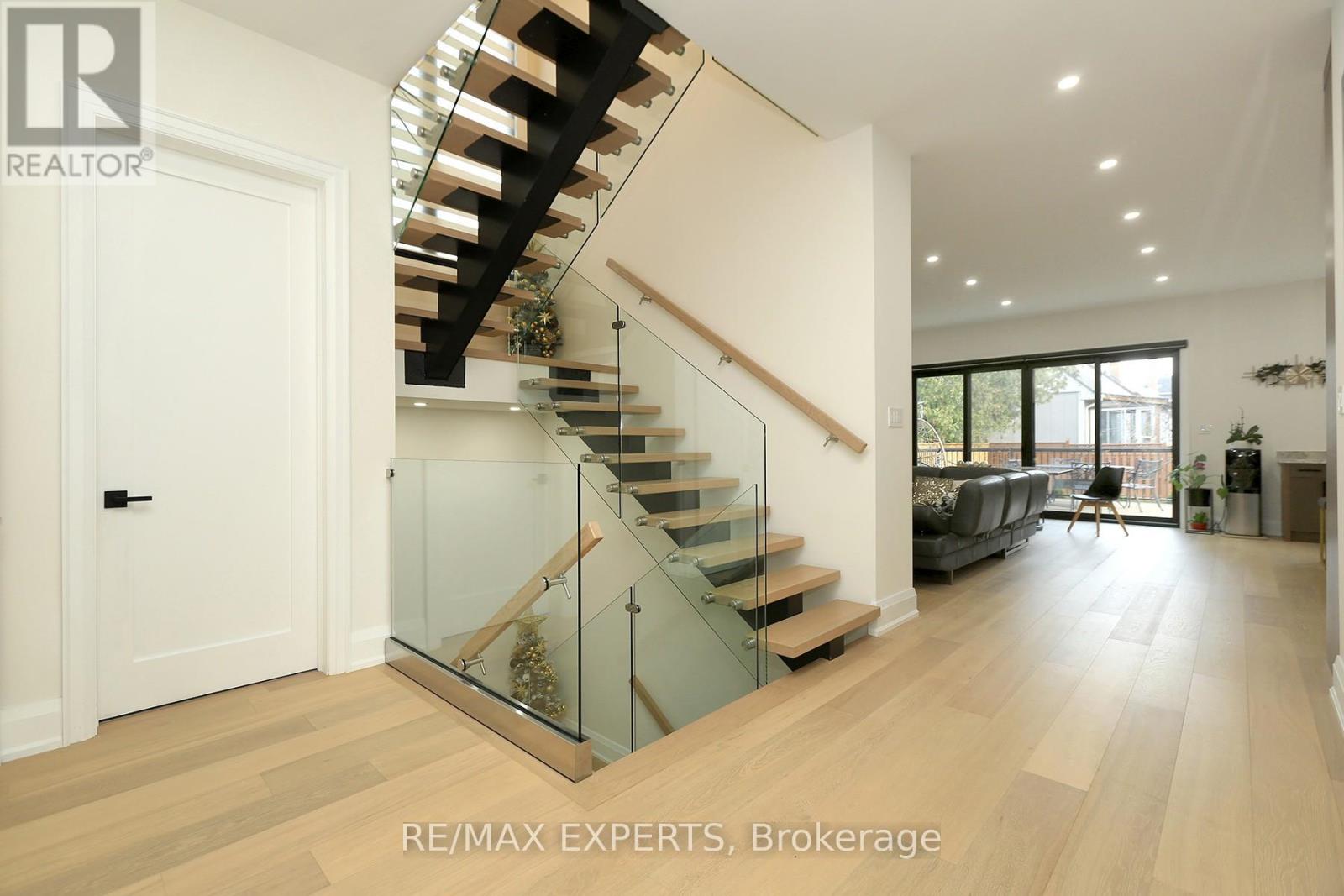 31 Fulham Drive, Toronto, Ontario M8W 4T1 - Photo 29 - W12592460