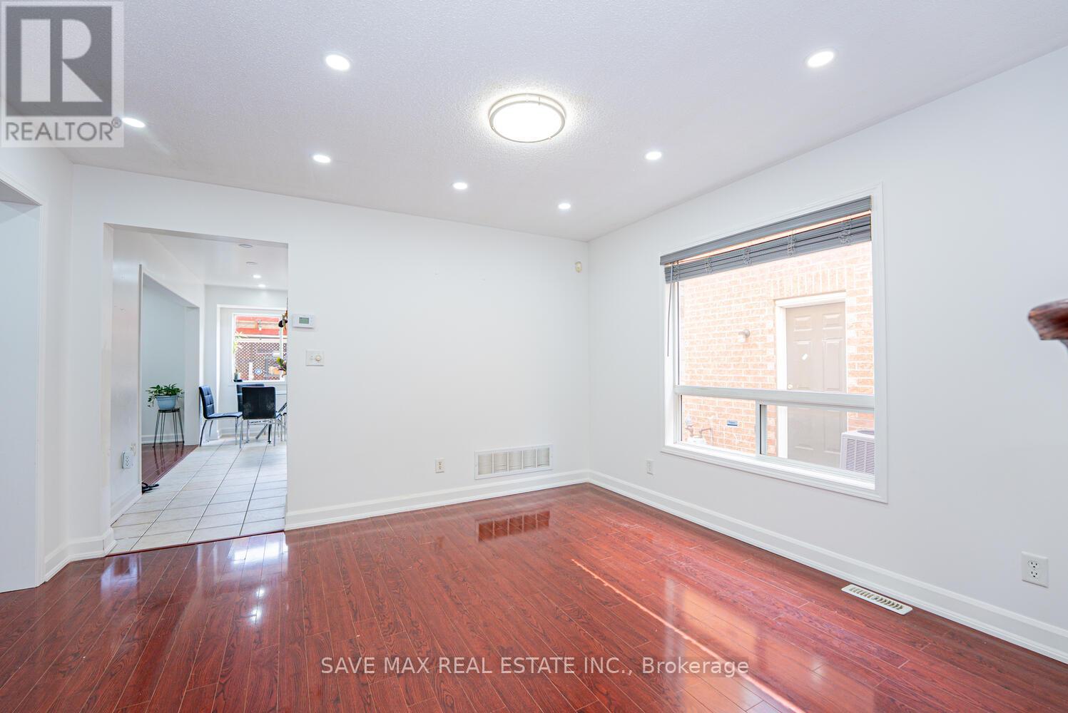 3 Gander Crescent, Brampton, Ontario  L6P 2J5 - Photo 7 - W12592384