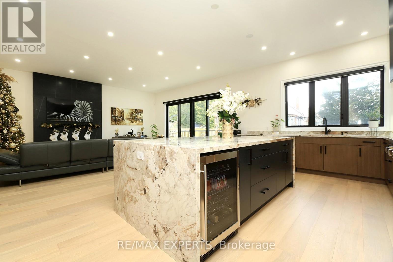 31 Fulham Drive, Toronto, Ontario M8W 4T1 - Photo 31 - W12592460