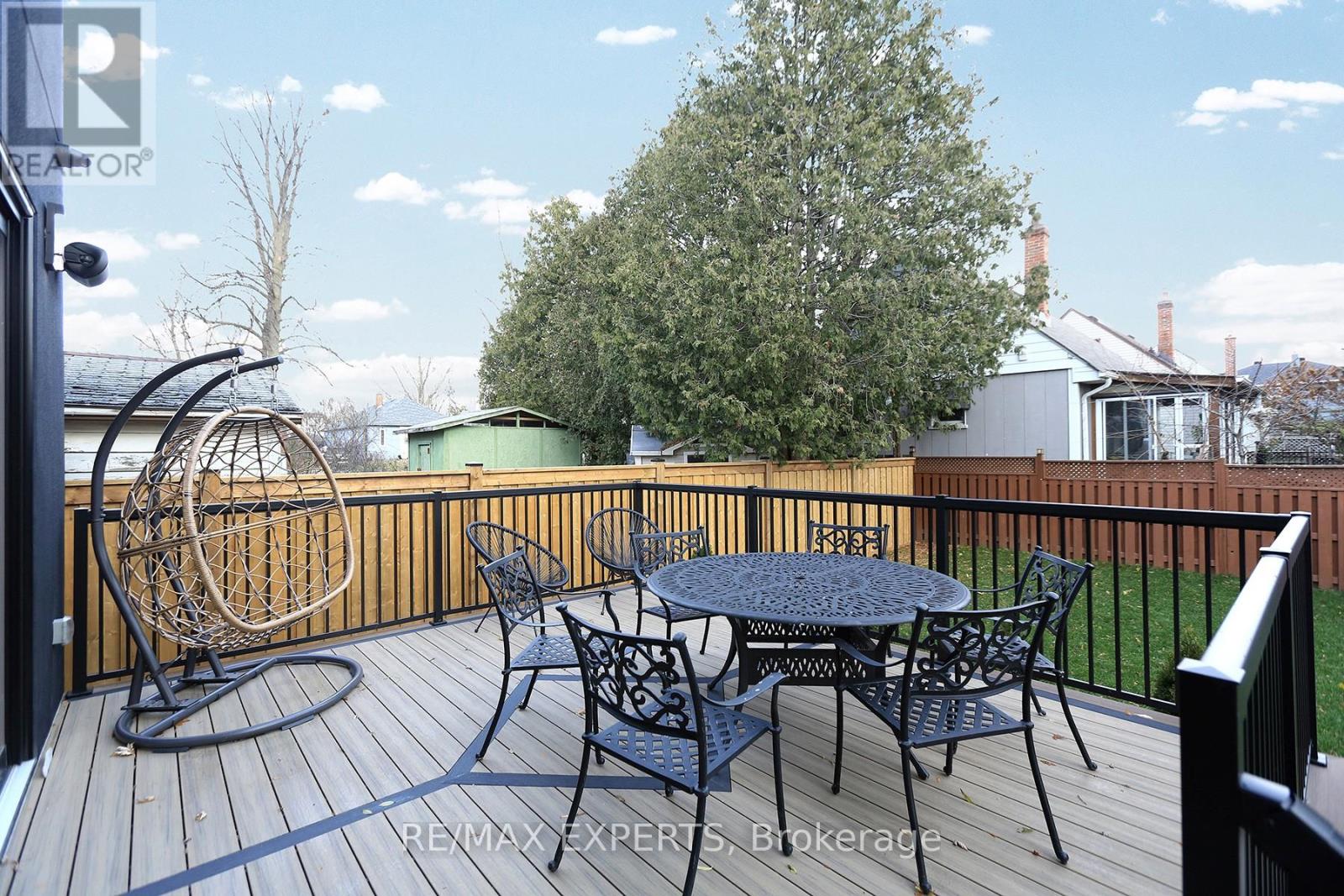 31 Fulham Drive, Toronto, Ontario M8W 4T1 - Photo 48 - W12592460