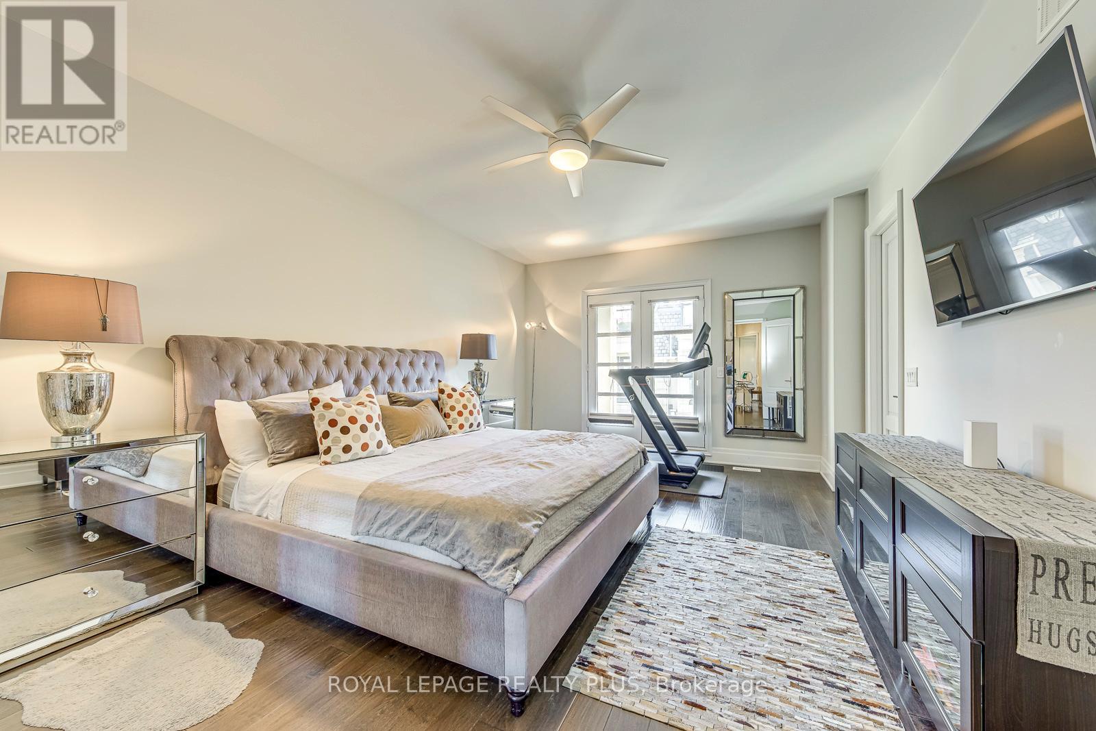 221 Hanover Street, Oakville, Ontario L6K 0G9 - Photo 27 - W12592366