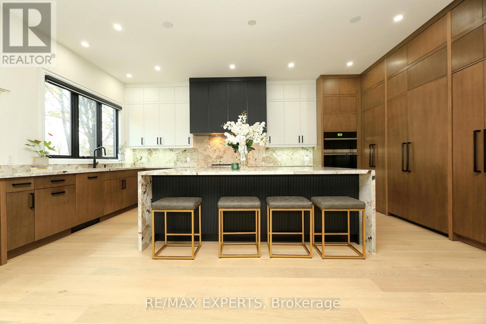 31 Fulham Drive, Toronto, Ontario M8W 4T1 - Photo 38 - W12592460